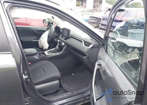 2021 Toyota Rav4 Le z USA, uszkodzony, nr VIN 2T3K1RFV9MC086828